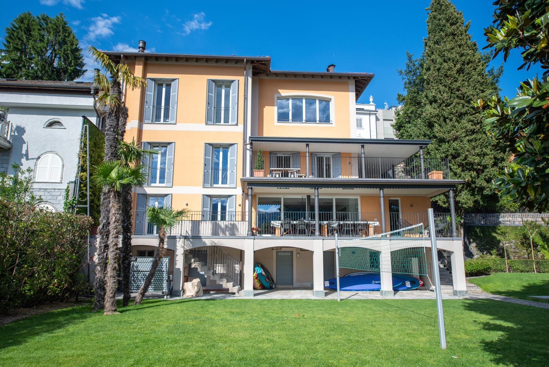 Die Villa vom Garten aus
